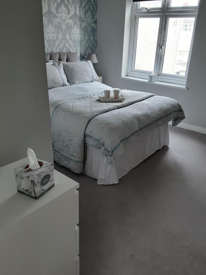 Esplanade Seaside View Apartment ポースコール エクステリア 写真