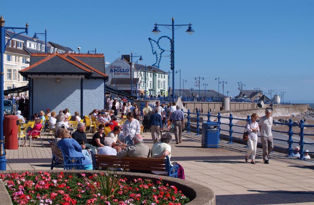 Esplanade Seaside View Apartment ポースコール エクステリア 写真